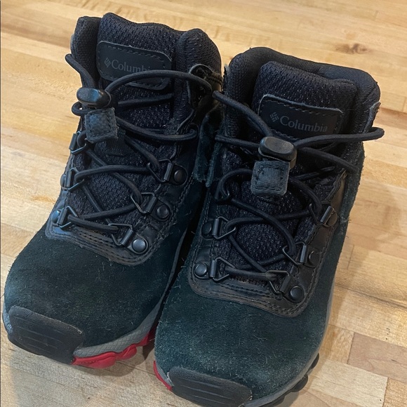 Columbia Black and Red Outdoor Boots - Picture 1 of 5